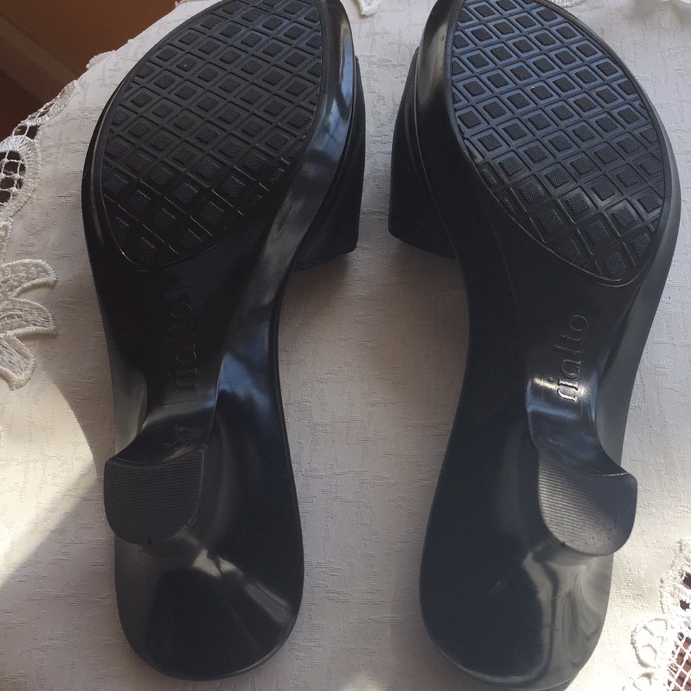 Rialto Leather Black Slides - Picture 4 of 6